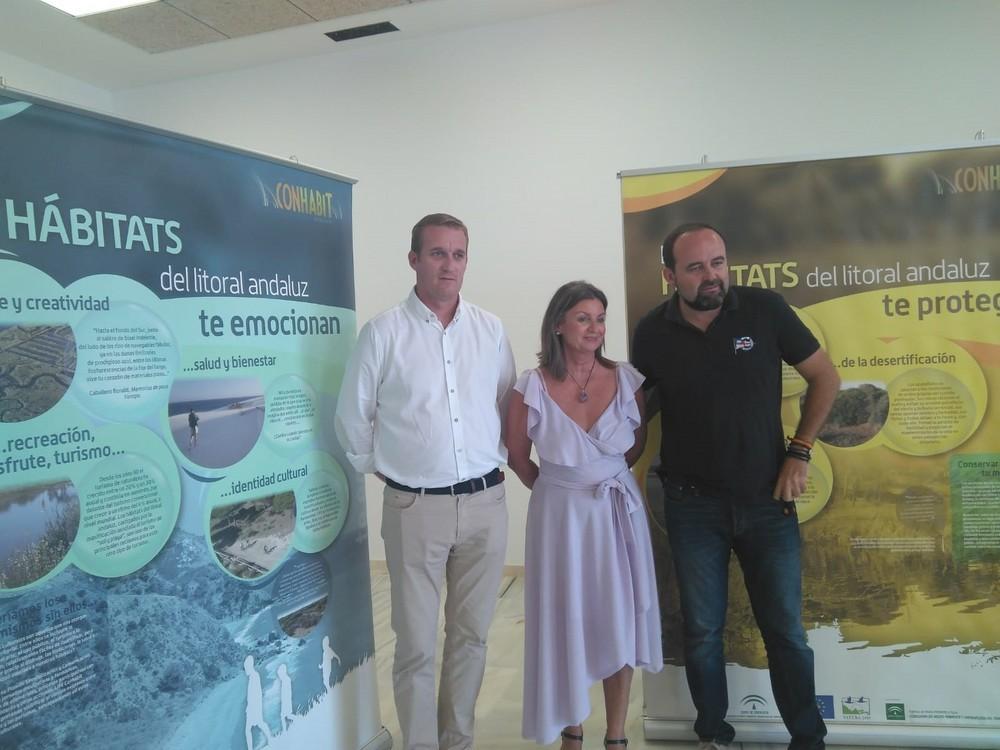 El Ejido acoge la exposición del proyecto 'Life Conhabit' que muestra los valores de los ecosistemas litorales