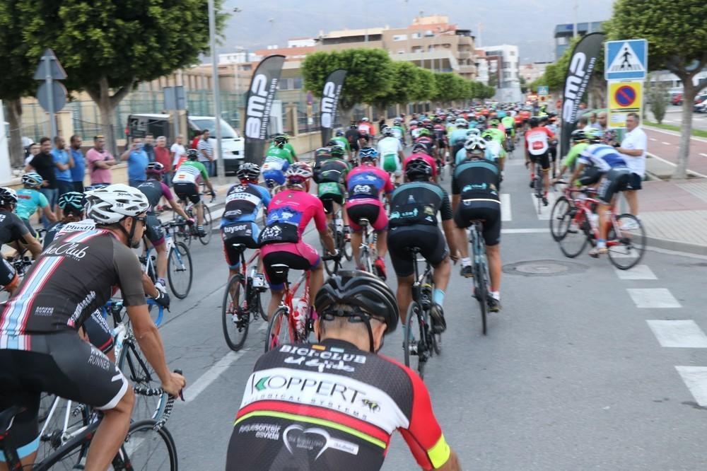 Medio millar de ciclistas recorren el Poniente Almeriense en la IV Marcha Ciclodeportiva Green Tour Koopert
