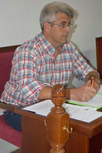 IU Vícar habla de falta de previsión y poco interés en el inicio de curso en la localidad