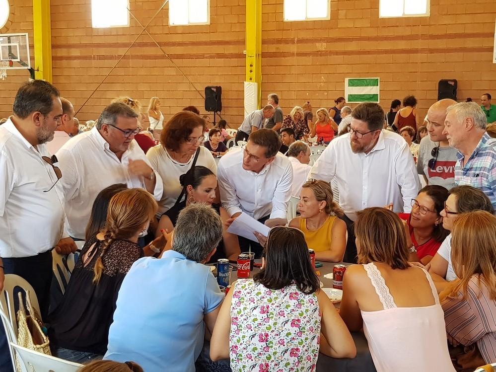 El PSOE de Roquetas de Mar acusa a la tránsfuga y al PP de aliarse para impedir ilegalmente que una moción sobre el transporte escolar sea debatida en Comisión