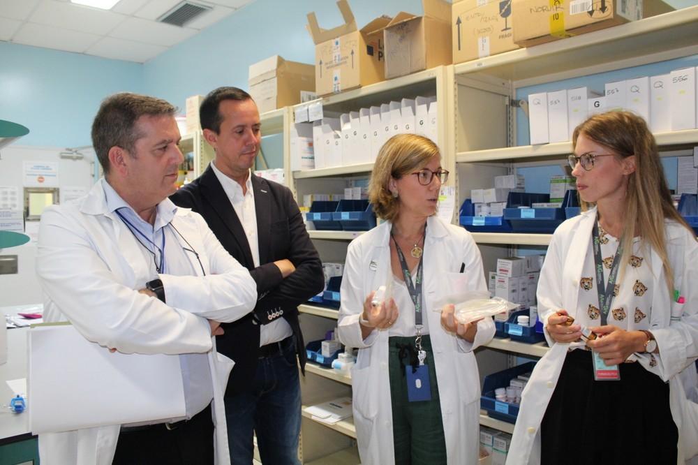 Profesionales de la Unidad de Farmacia del Hospital de Poniente desarrollan una aplicación móvil para mejorar el uso de los medicamentos