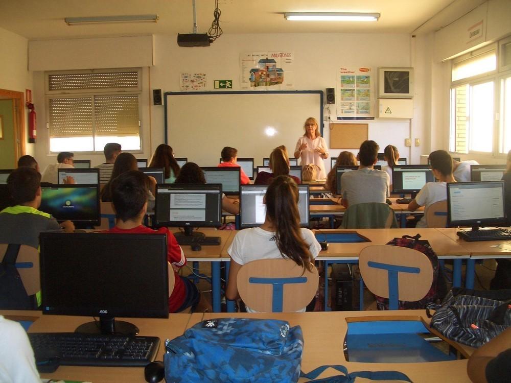 Andalucía Emprende fomenta el emprendimiento entre alumnos de los IES Murgi y Fuente Nueva de El Ejido