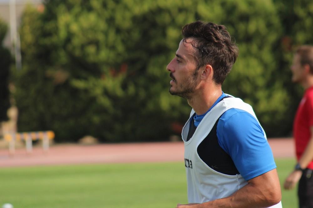 Álvaro González pasará hoy por quirófano