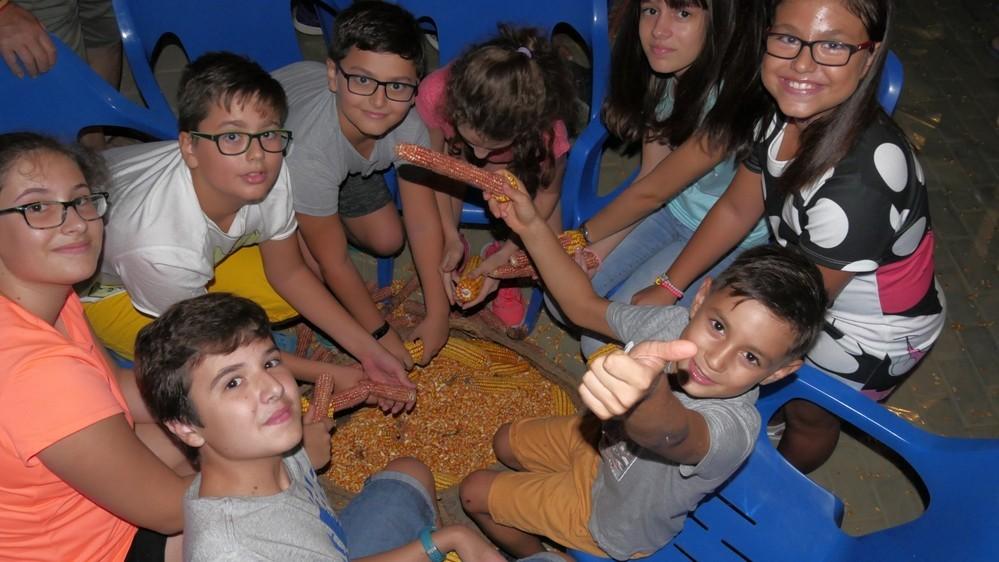 Cientos de abderitanos se reúnen para hacer pervivir el desgranijo