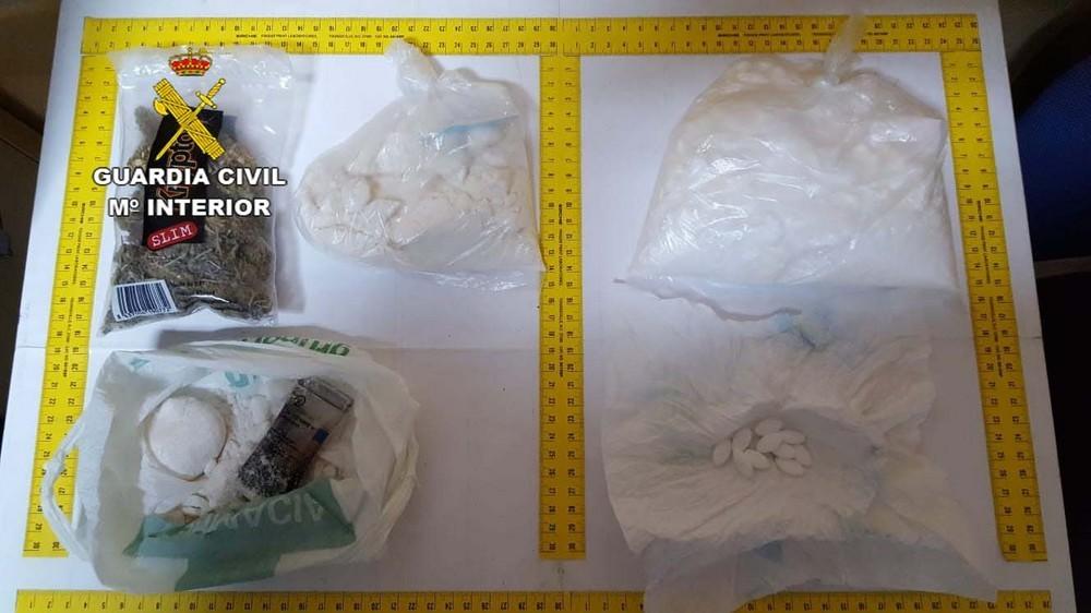 Desmantelan un punto de elaboración de estupefacientes en Roquetas de Mar