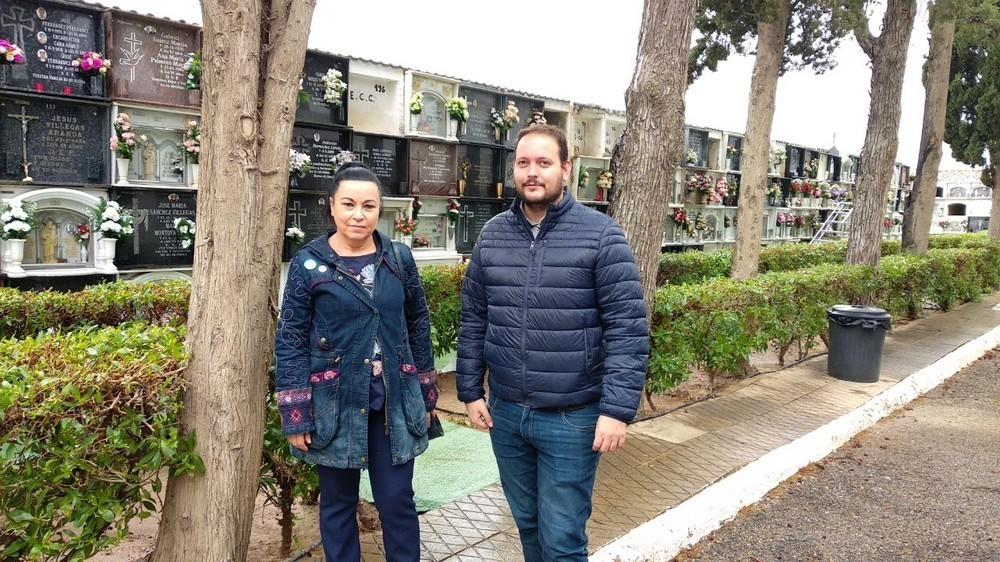 IU El Ejido denuncia los problemas de comunicación con los cementerios