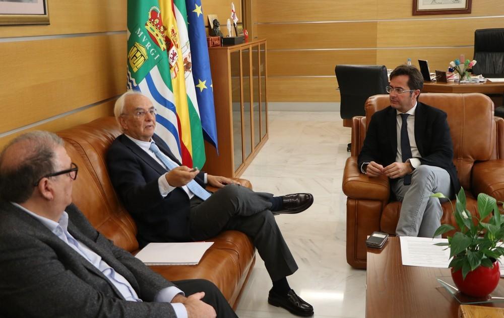 El alcalde de El Ejido y el subdelegado de Gobierno abordan asuntos de interés para el municipio