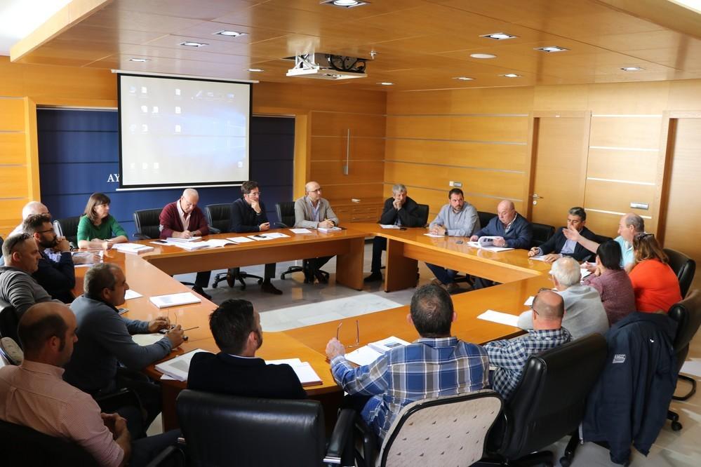 El gobierno local pide al PSOE respeto al trabajo que realiza la Comisión de Residuos Agrícolas en la búsqueda de soluciones al problema del plástico abandonado