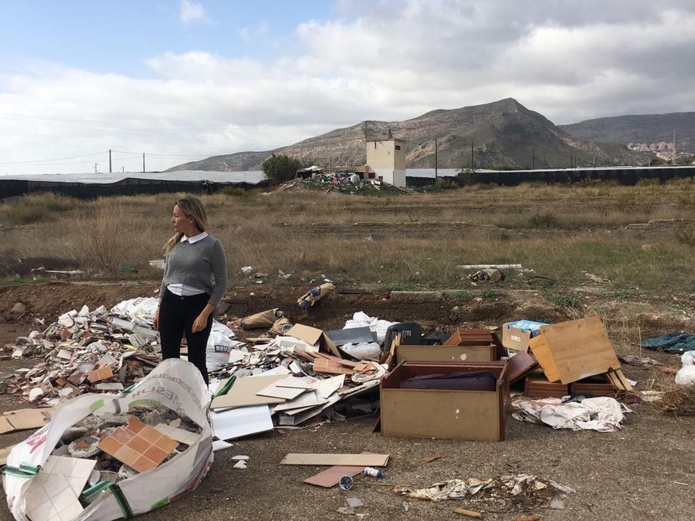 Cs Roquetas de Mar denuncia que el equipo de Gobierno del PP esté “convirtiendo” el municipio en “un auténtico vertedero”