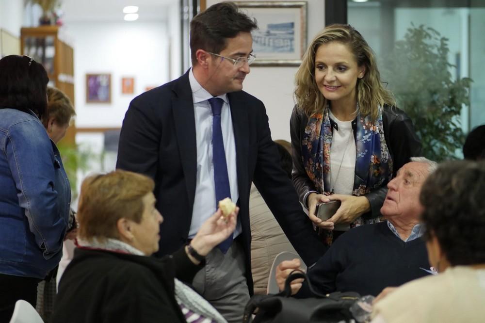 Maribel Sánchez y Francisco Góngora participan en un acto con 400 mayores en El Ejido