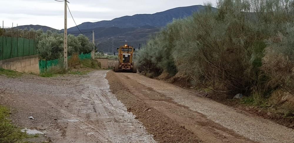 Comienzan los trabajos para la mejora del firme en la A-1179 en Berja
