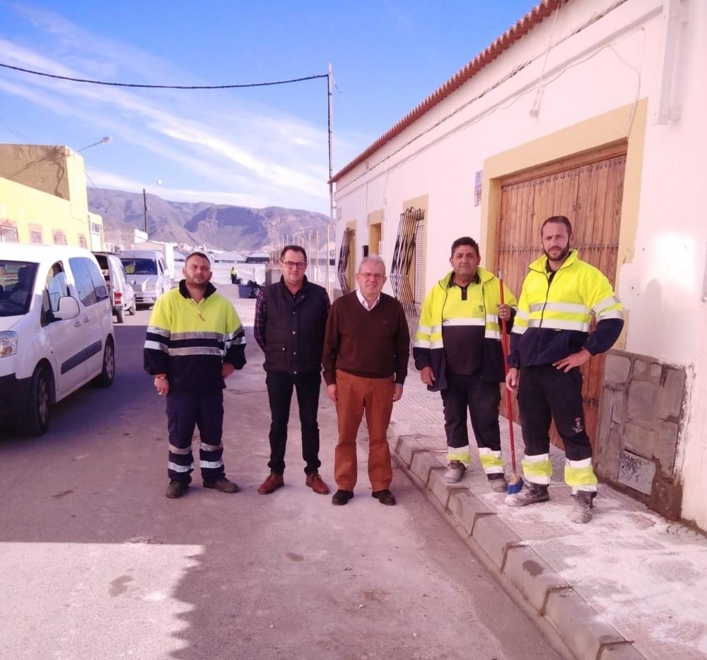 Finalizadas las obras de mejora de acerado de la calle Las Lanzas, en La Gangosa