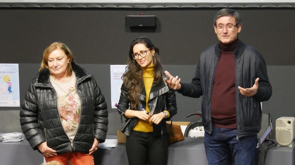 Los abderitanos se forman en educación financiera y ahorro familiar