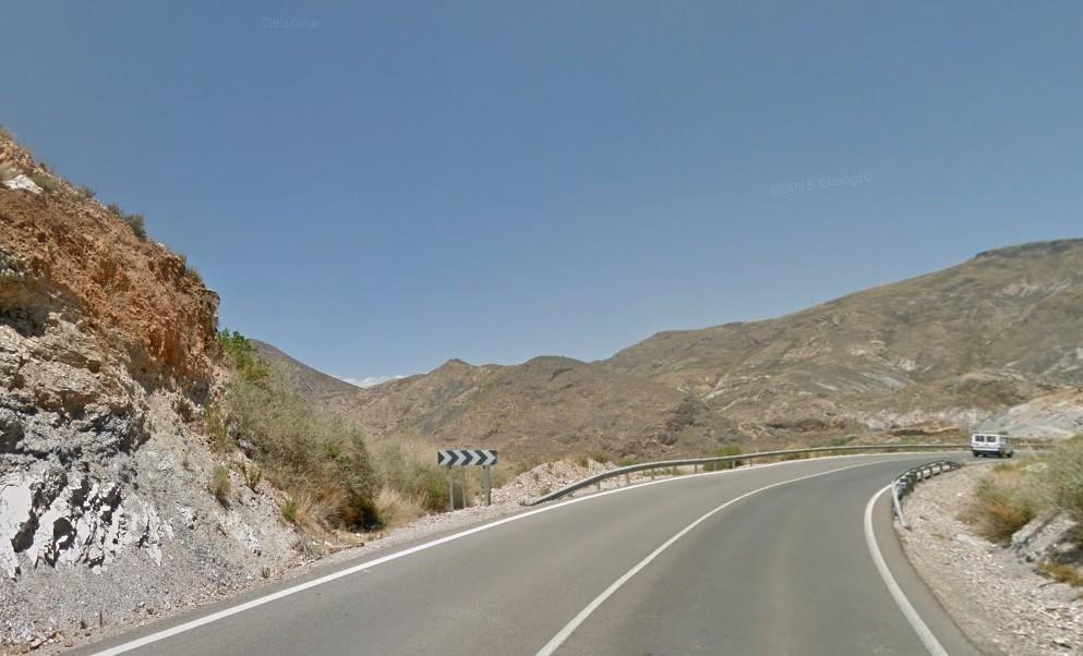 Corte total en la carretera A-347 en el término municipal de Berja
