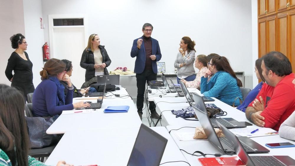 Desempleados aprenden a sacar rendimiento a las TIC para acceder al mundo laboral