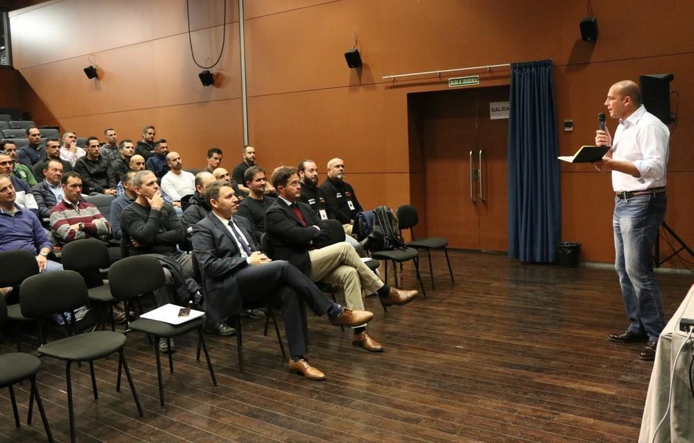 El Ejido acoge un curso de formación policial solidario que recaudará fondos para la lucha contra el cáncer