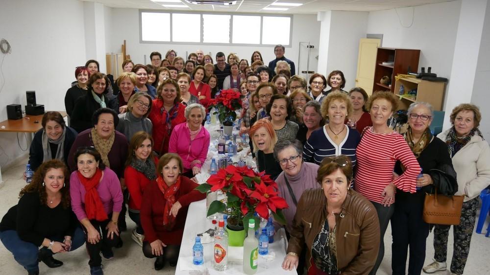 Los talleres de Participación Ciudadana reciben la Navidad en Adra