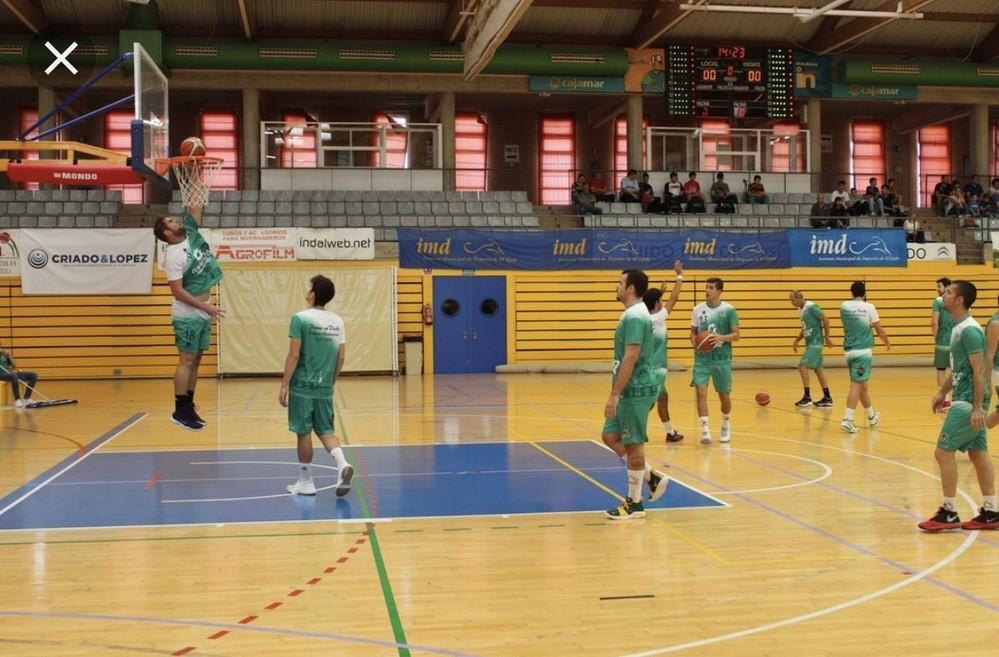 Un jugador del CB Roquetas agrede a un árbitro en un partido de liga contra el Magar-Murgi C.B