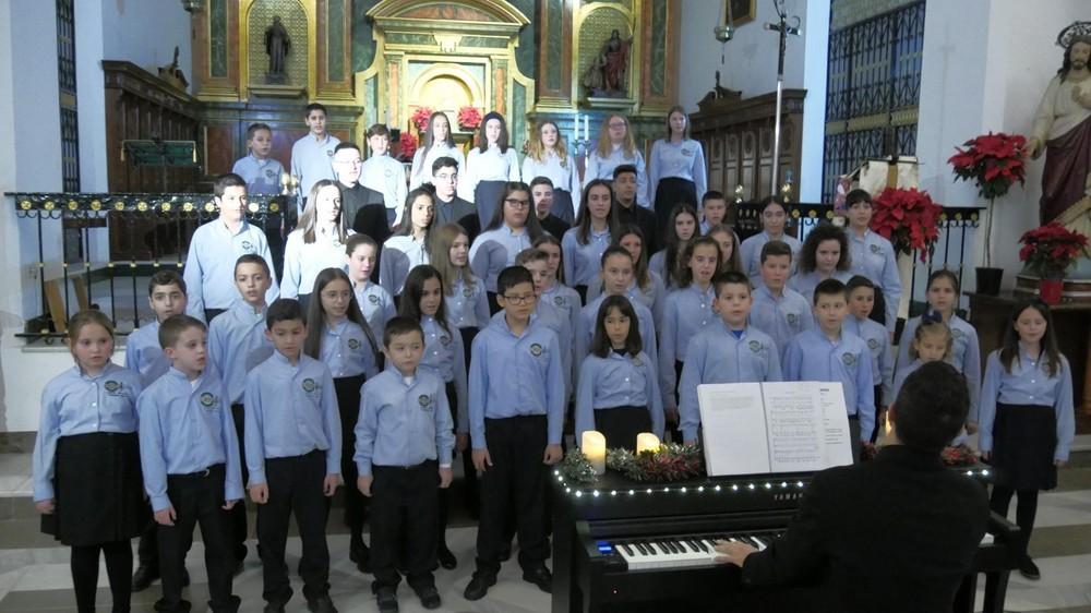 El Coro Infantil Pedro Mena emocionó en su Concierto de Navidad en Adra