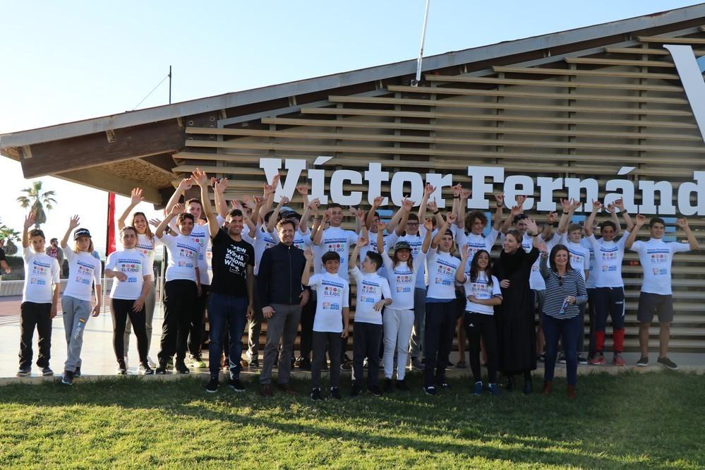 Almerimar da la bienvenida a los riders que van a competir en la primera prueba del Mundial de Windsurf Junior PWA 2019