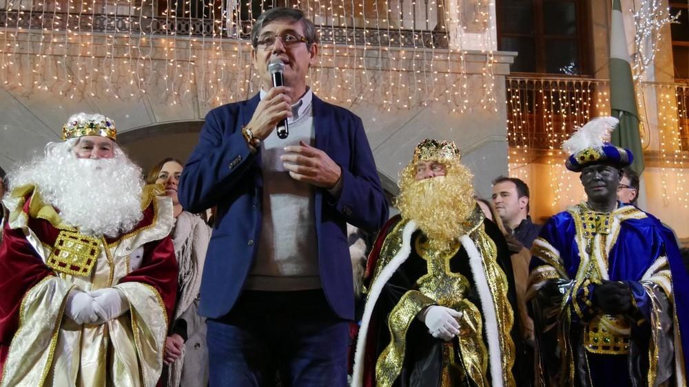 Adra recibe a los Reyes Magos en su noche más mágica