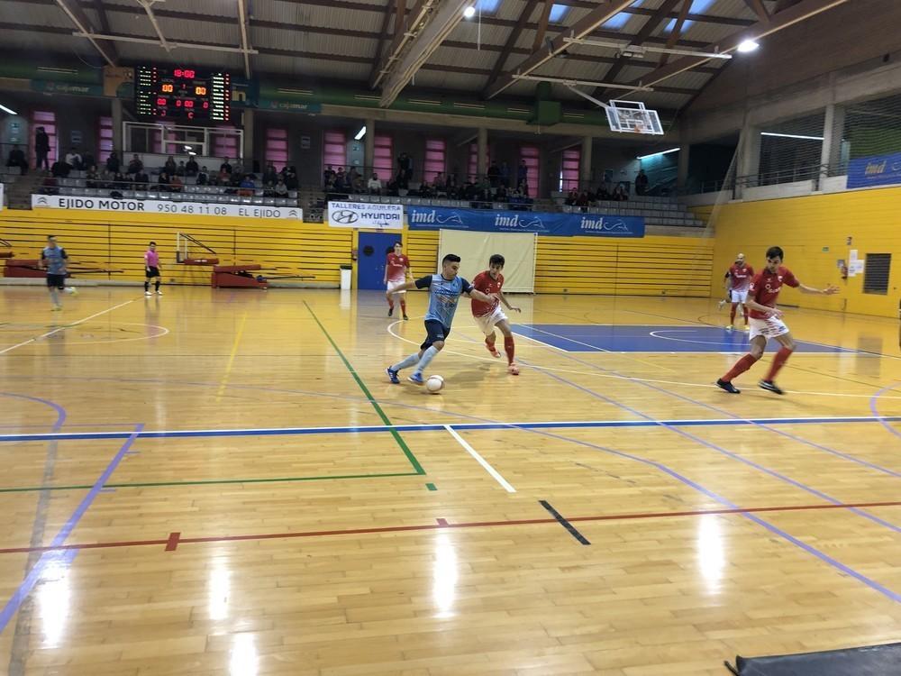 El líder regresa reforzando el primer puesto con un contundente 5-1 ante el Sima Peligros.