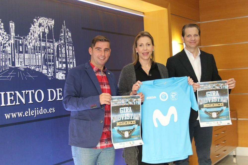 La ‘Gira Movistar Megacracks’ hace parada en El Ejido con una actividad dirigida a 600 escolares que aúna deporte y educación