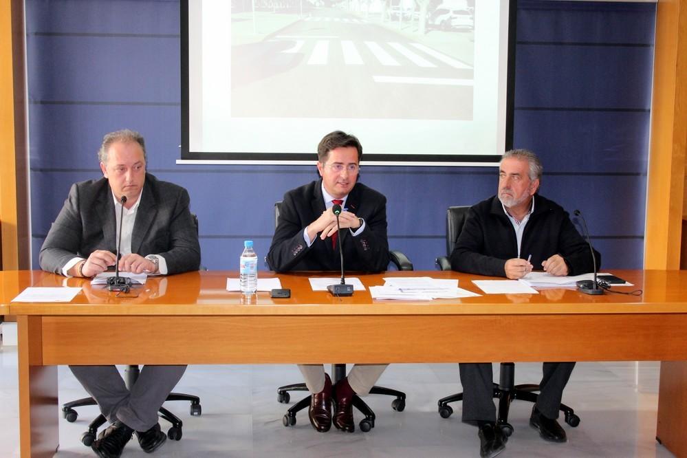 El equipo de Gobierno ejidense destinará 4,7 millones de euros en la ‘Regeneración y Refuerzo de Pavimentos Viales’