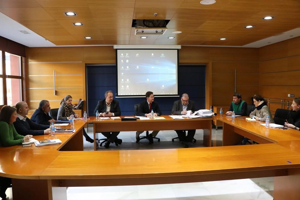 La Junta de Gobierno ejidense da luz de verde a la convocatoria de patrocinios del 42 Festival de Teatro, Feria y Festival de Pirotécnico de San Isidro