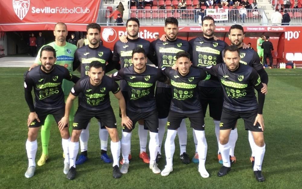 Un expulsión y un penalti cuestan la derrota al CD El Ejido