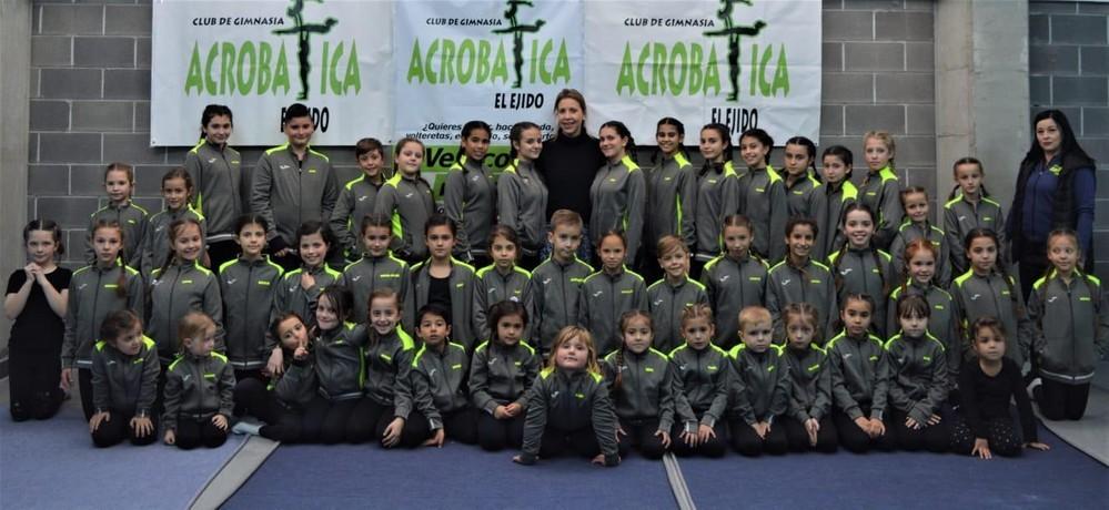 La edil de Deportes visita el Club de Gimnasia Acrobática El Ejido