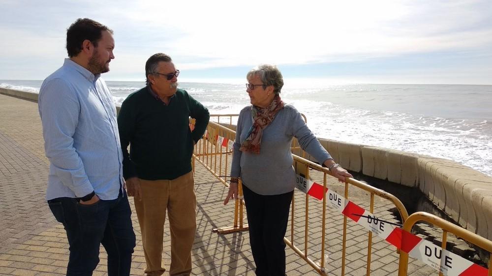 IU El Ejido exige una actuación urgente ante el desprendimiento ayer de 10 metros del Paseo Marítimo de Balerma
