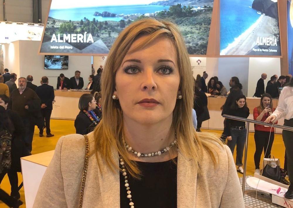 Teresa Piqueras: “El acalde, Manuel Cortés, visita Fitur y se le olvida que es de Adra”
