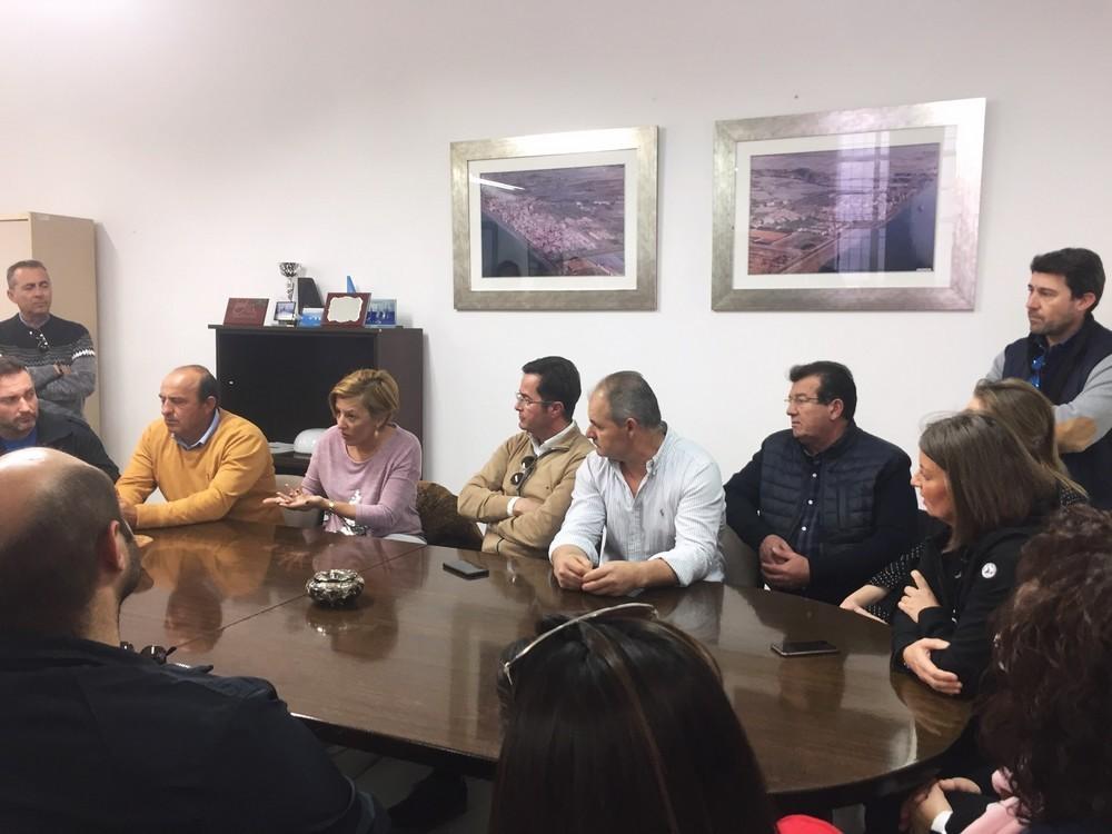 Los vecinos de Balerma se concentran para exigir una solución integral a los problemas de su costa