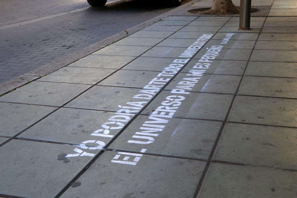 El III Plastic Festival se promociona en San Valentín con frases de canciones en los pasos de peatones y la implantación de puntos NFC en las paradas del bus urbano