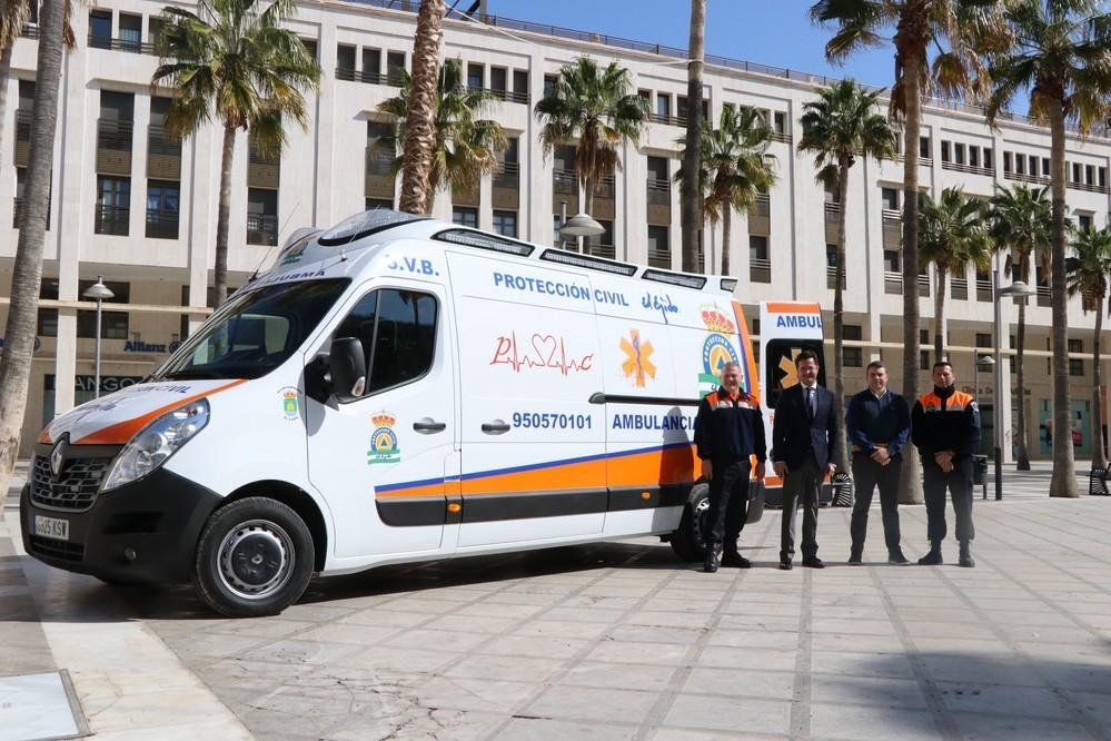 Los servicios preventivos y de emergencia municipales incorporan una nueva ambulancia