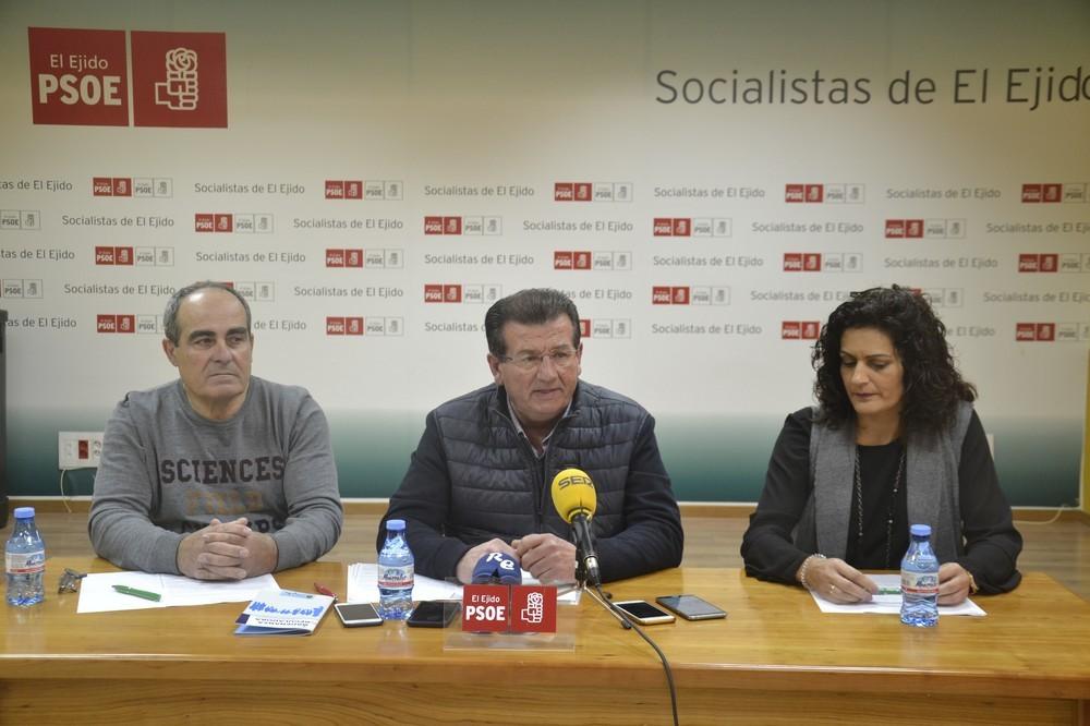 Alarcón lamenta que El Ejido se ha quedado con la mitad de efectivos de la Policía Local que necesita