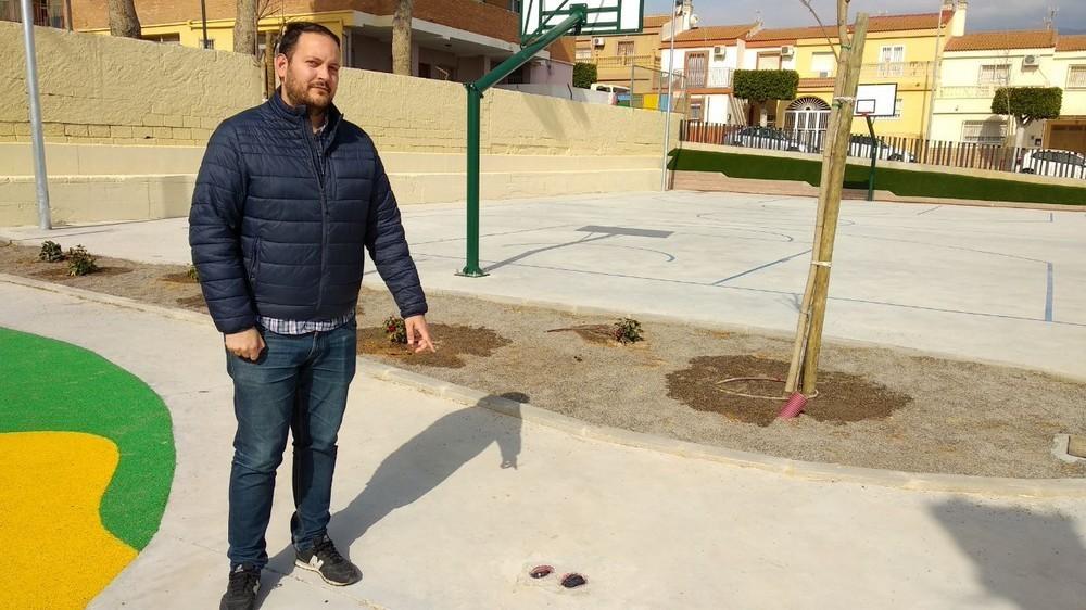 IU El Ejido rechaza el modelo de parque del PP: 'hormigón y plástico'