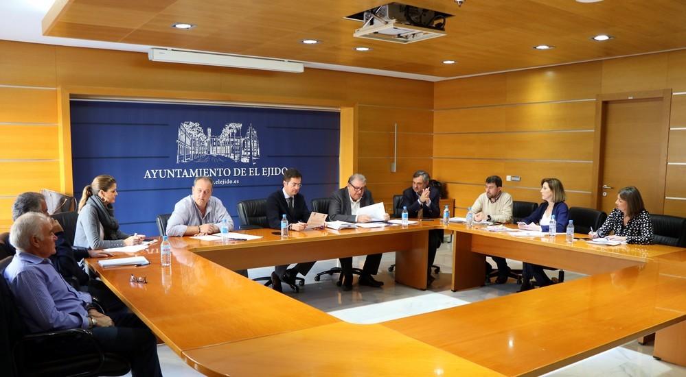 El parque de Levante de Almerimar ampliará el área de juego hasta los casi 1.000 metros cuadrados de superficie