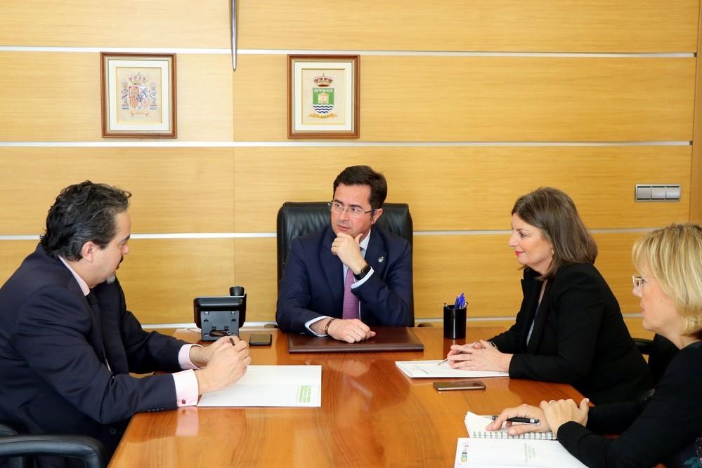 El Ejido y la EOI diseñan y coordinan el contenido del nuevo programa formativo de mejora de la empleabilidad juvenil