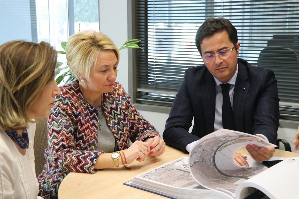  El alcalde y la delegada de Fomento se reúnen para abordar asuntos de carácter prioritario para El Ejido