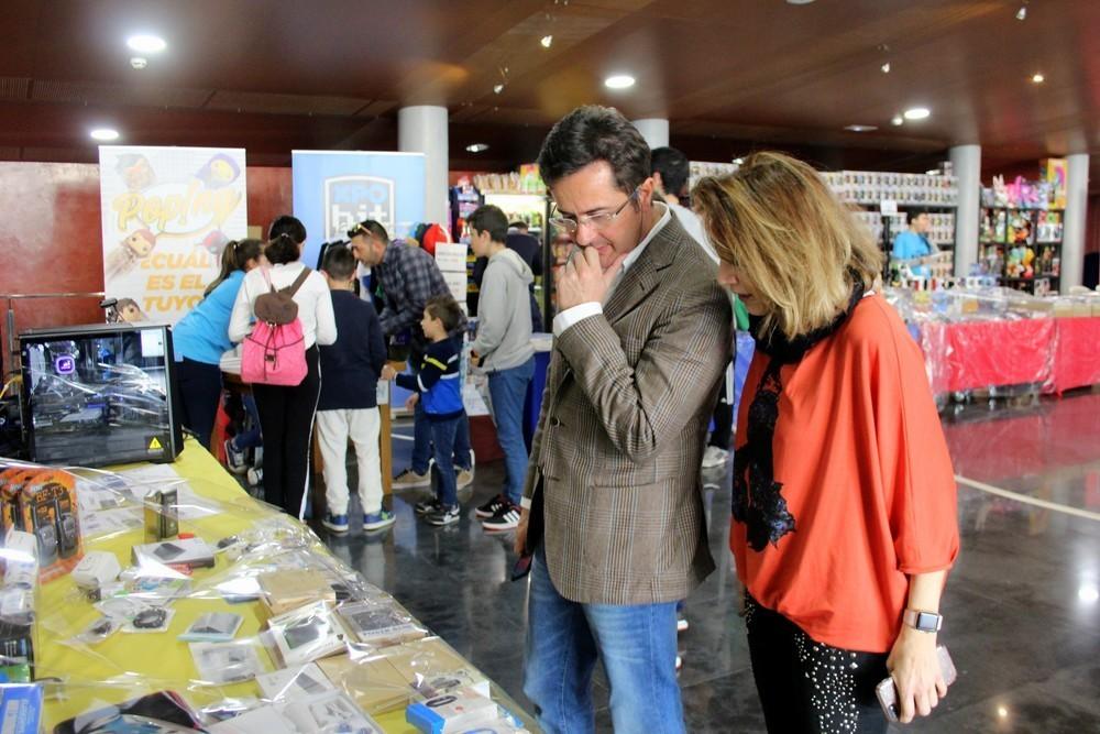 El alcalde inaugura ‘XpoBit El Ejido’ que reunirá a 3.000 gamers en el Teatro Auditorio