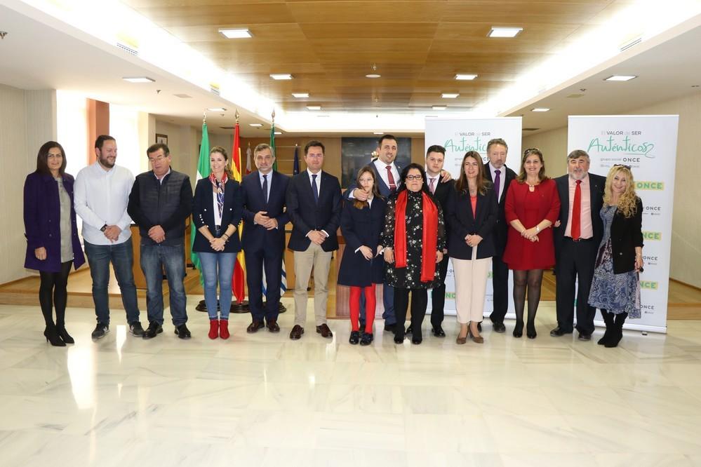 El Salón de Plenos del Ayuntamiento acoge la toma de posesión de Luis Muñiz como nuevo director de la ONCE en El Ejido