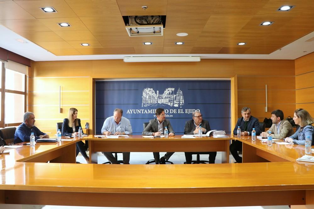 El Gobierno ejidense adjudica el proyecto de adecuación y remodelación de la carretera de San Silvestre con un presupuesto de 800.000 euros