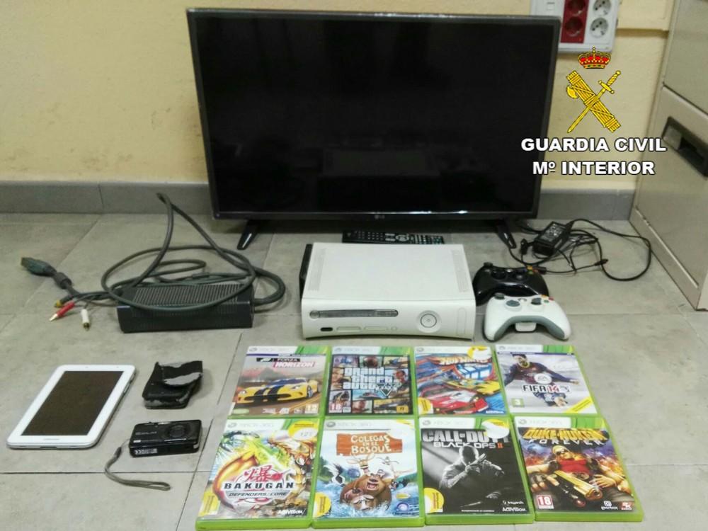 La Guardia Civil esclarece el robo cometido en una vivienda de Roquetas de Mar y detiene a los cuatro autores