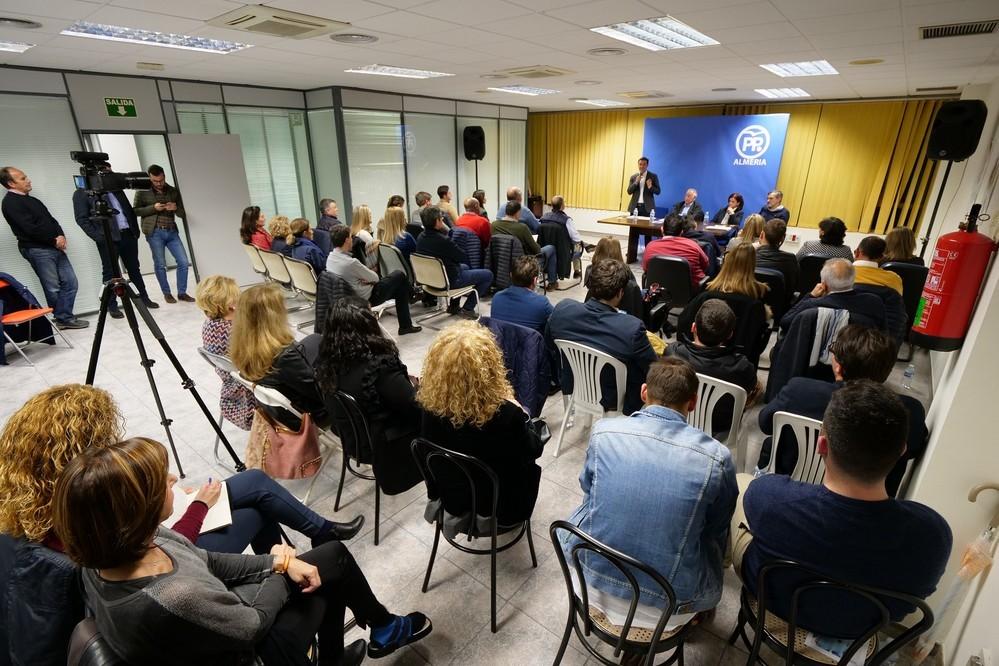 Amat moviliza a alcaldes y portavoces del PP en el Poniente de cara a los próximos comicios electorales