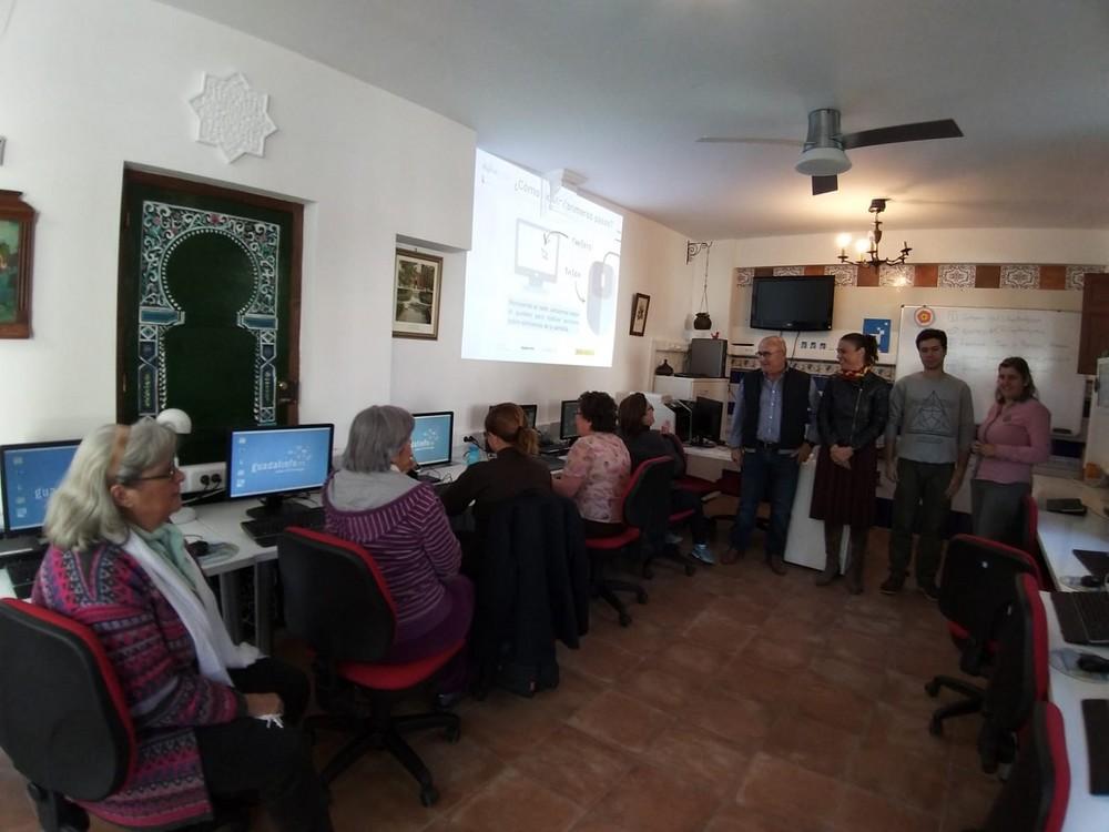 Continúan los cursos del Proyecto ‘Digitalizadas’ para acercar las nuevas tecnologías a las mujeres