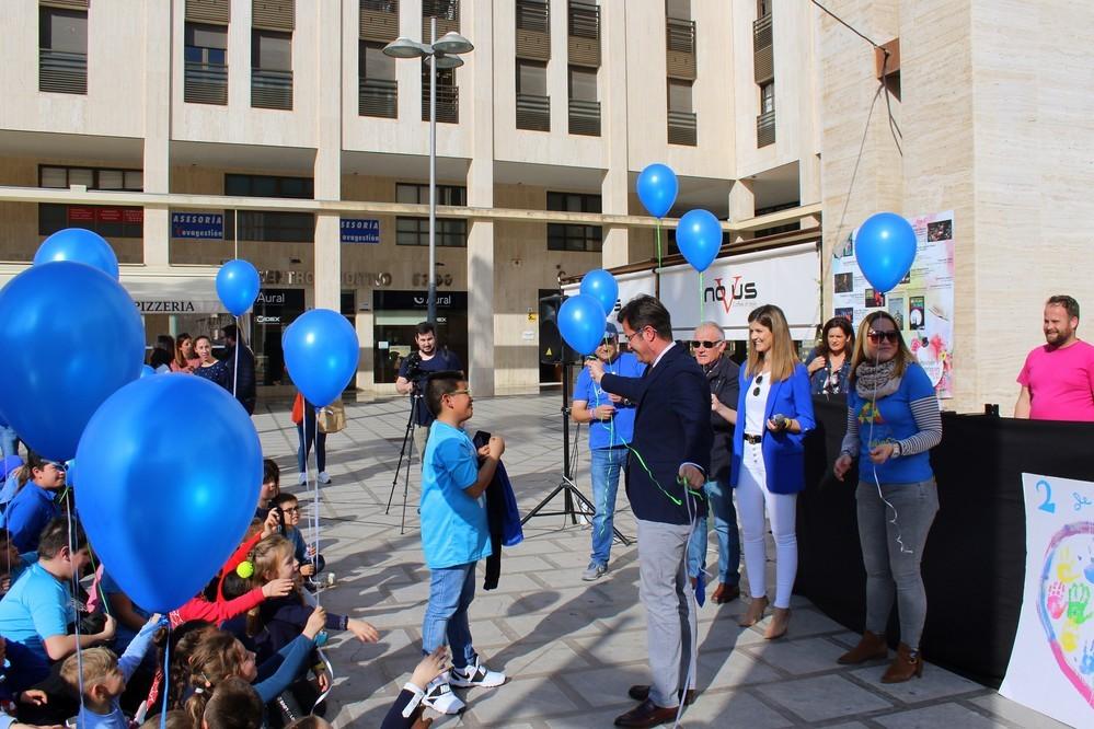 El Ejido celebra el Día Internacional del Autismo con un gran acto en el que participan más de 250 escolares del municipio