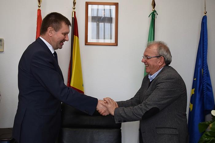 El alcalde de la localidad eslovena de Rogaska Slatina visita Vìcar gracias al programa Eramus+ del IES La Puebla