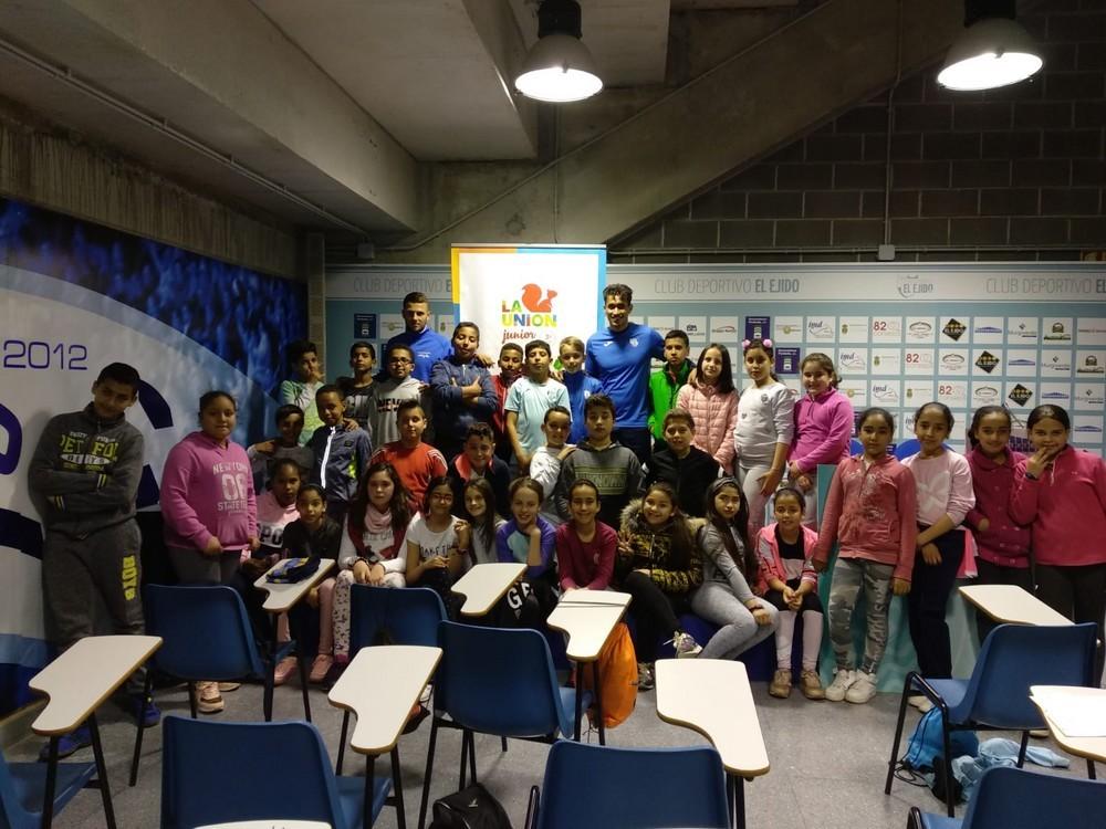 Los colegios Ciavieja, Santa María del Águila y San Agustín viven Un Día con el CD El Ejido y La Unión Junior